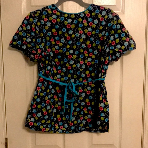 Scrub top - Picture 3 of 3